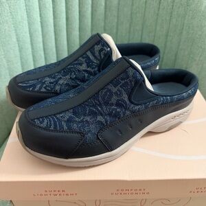 Easy Spirit Womens Traveltime